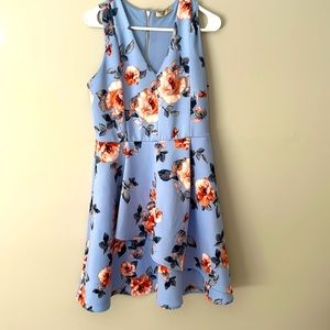 Sift Blue Floral Peplum Dress with dainty shoulder cutouts. Size large